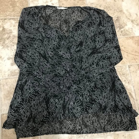 fun2fun Black & White Pattern Ruffle Neck/… - Picture 5 of 6